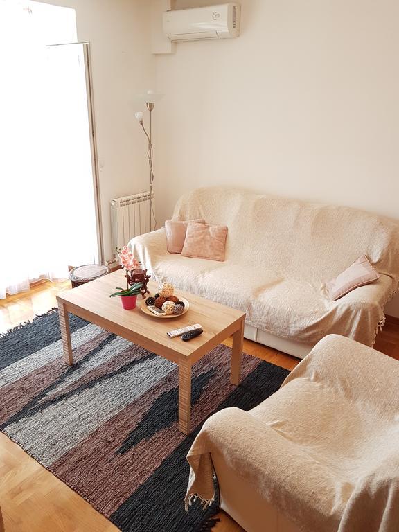 Appartamento Shining Belgrado Esterno foto