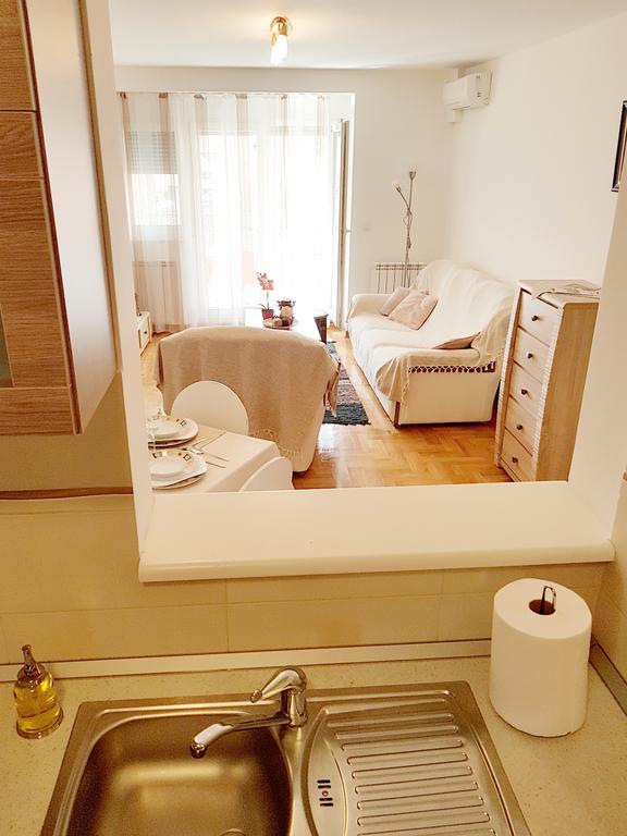 Appartamento Shining Belgrado Esterno foto