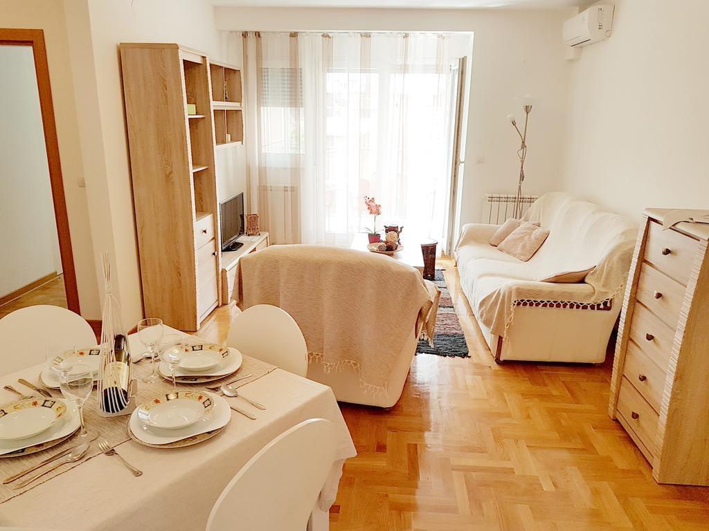 Appartamento Shining Belgrado Esterno foto